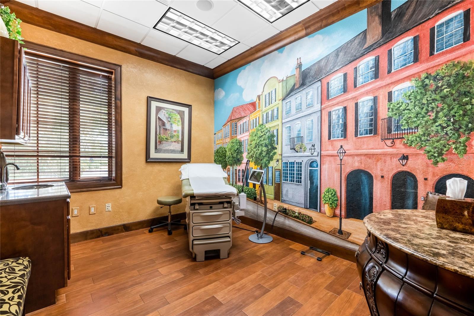 CLERMONT HANCOCK TOWNE CENTRE - Commercial Sale