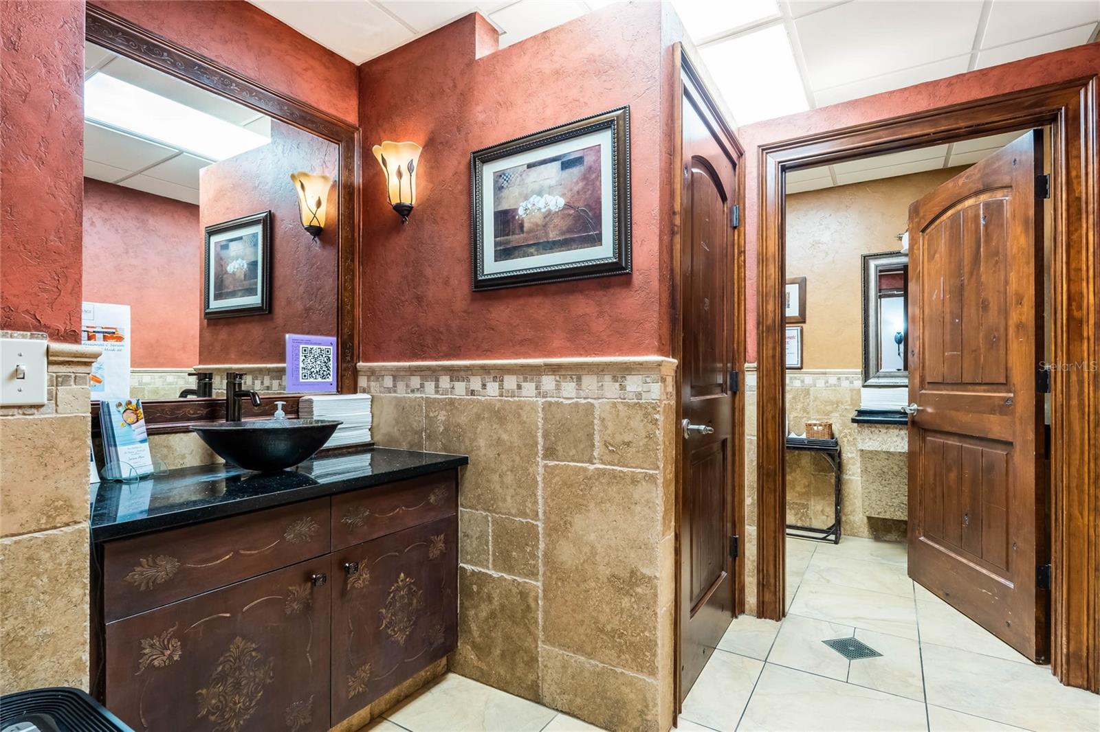 CLERMONT HANCOCK TOWNE CENTRE - Commercial Sale