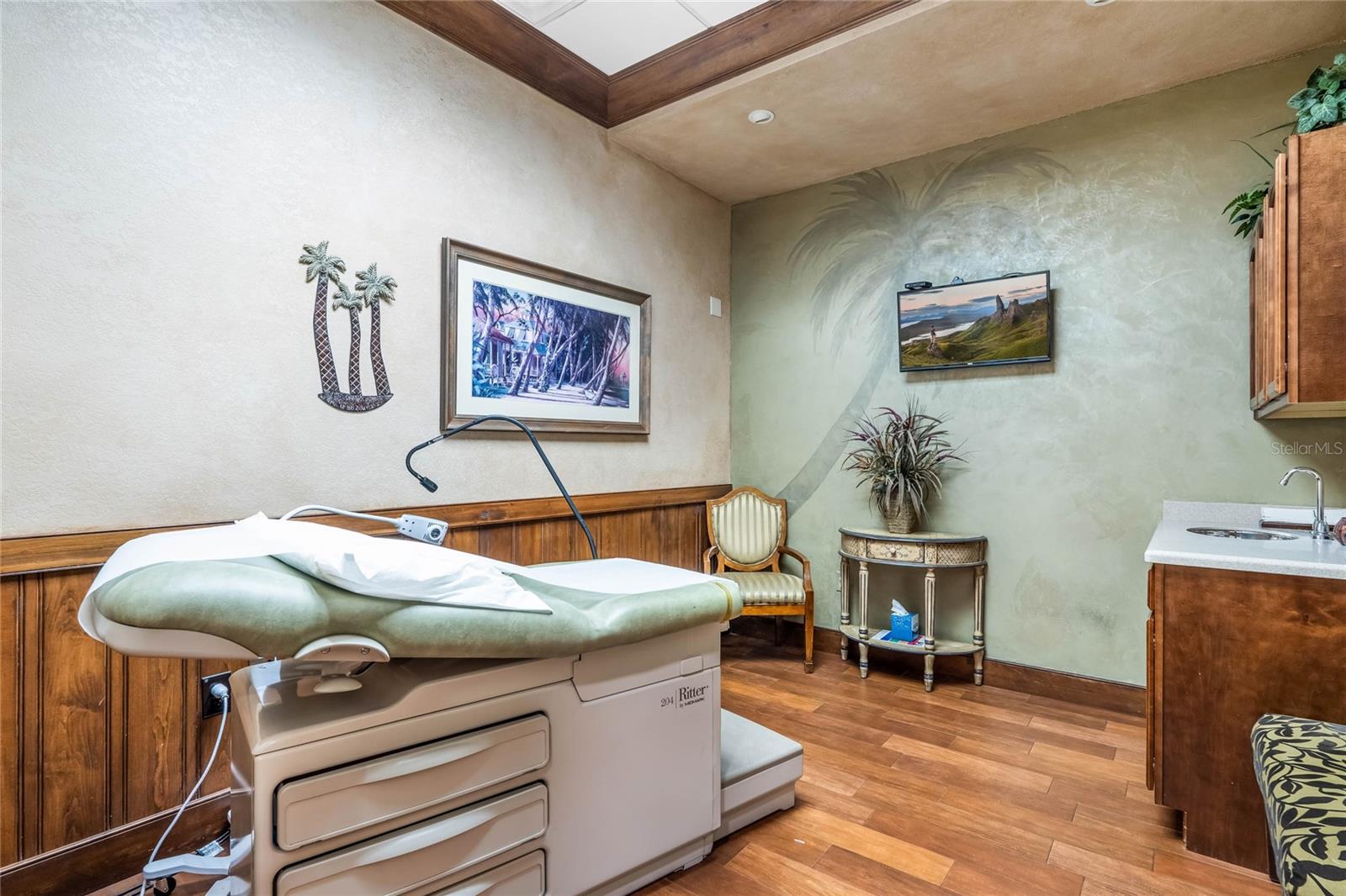 CLERMONT HANCOCK TOWNE CENTRE - Commercial Sale