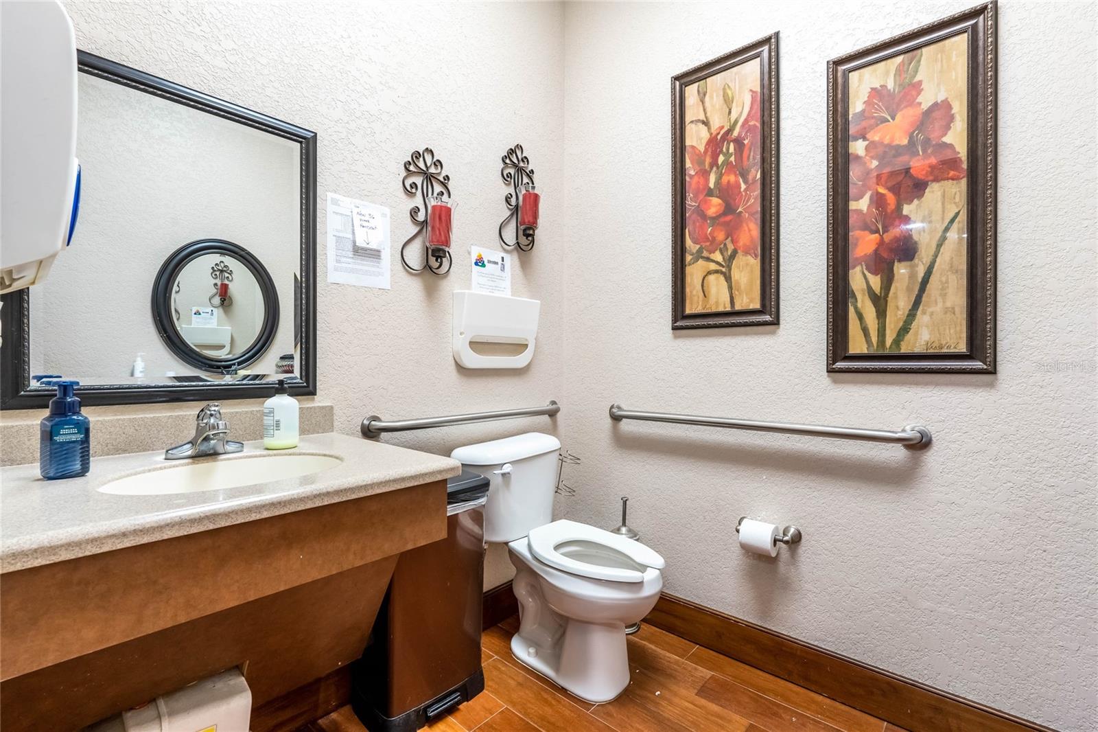 CLERMONT HANCOCK TOWNE CENTRE - Commercial Sale