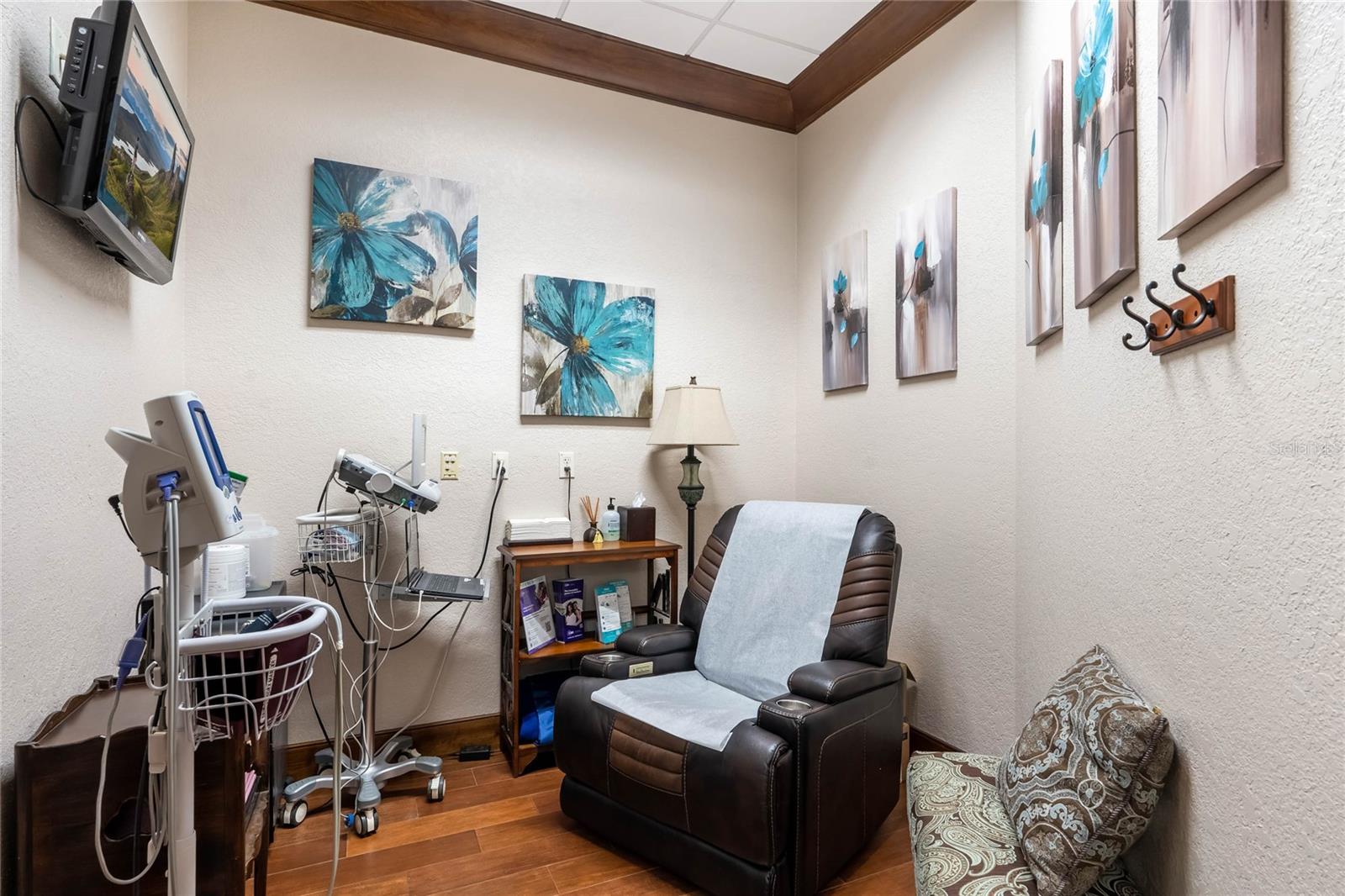 CLERMONT HANCOCK TOWNE CENTRE - Commercial Sale