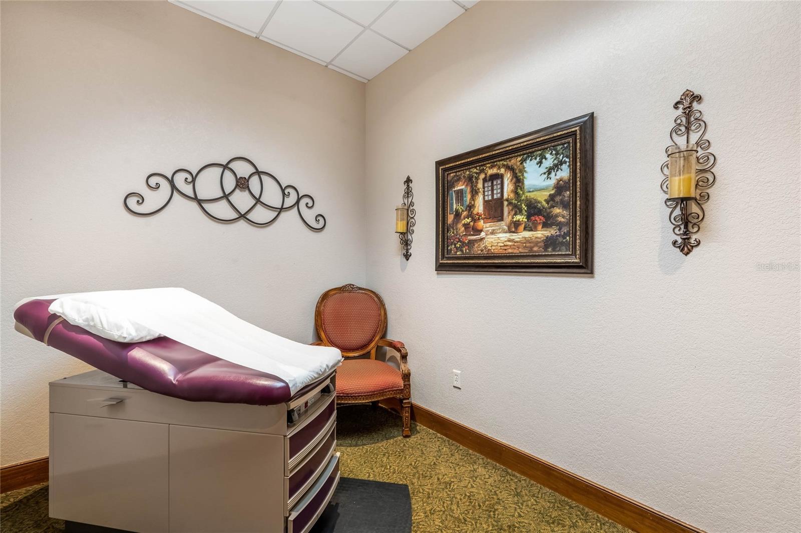 CLERMONT HANCOCK TOWNE CENTRE - Commercial Sale