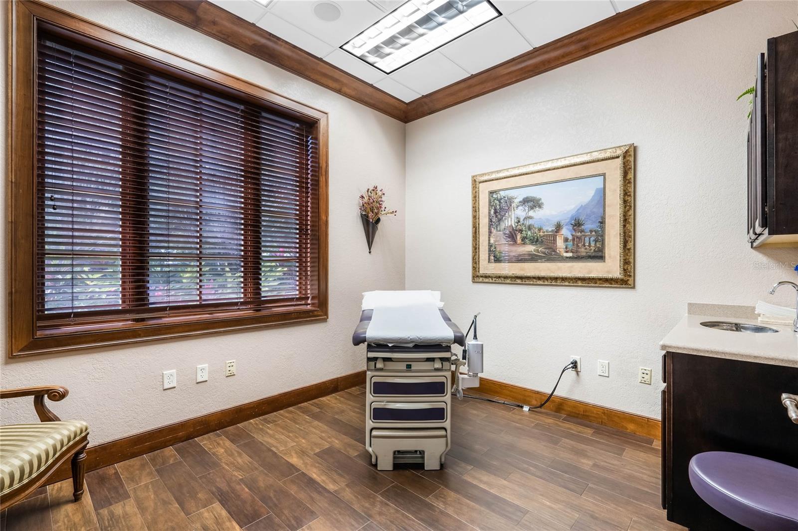 CLERMONT HANCOCK TOWNE CENTRE - Commercial Sale