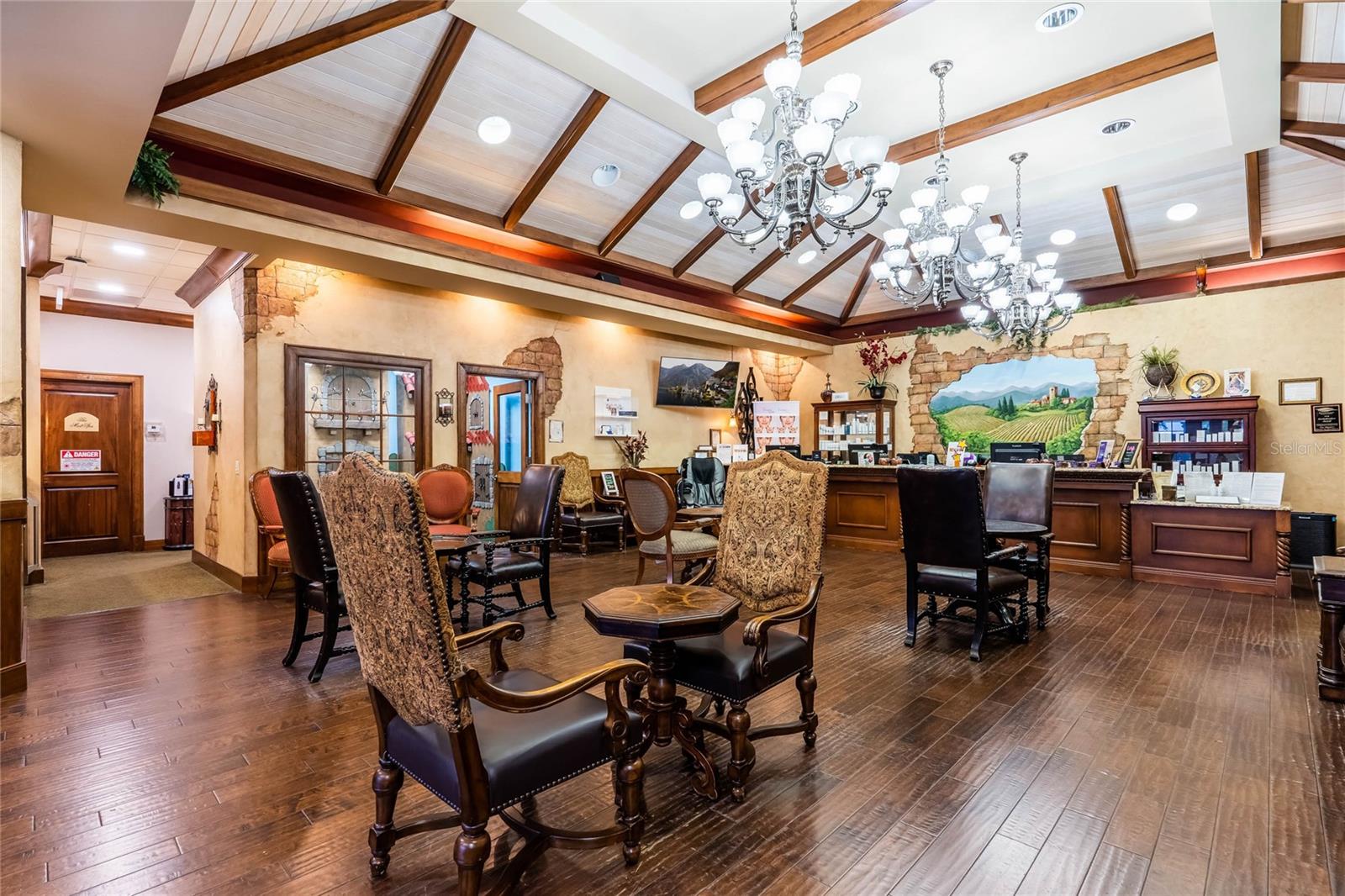 CLERMONT HANCOCK TOWNE CENTRE - Commercial Sale