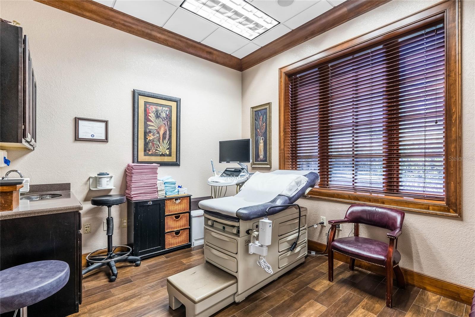 CLERMONT HANCOCK TOWNE CENTRE - Commercial Sale