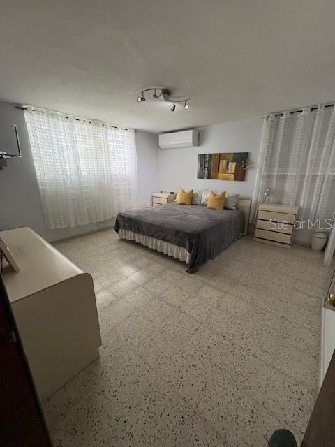 SANTA PAULA - Residential