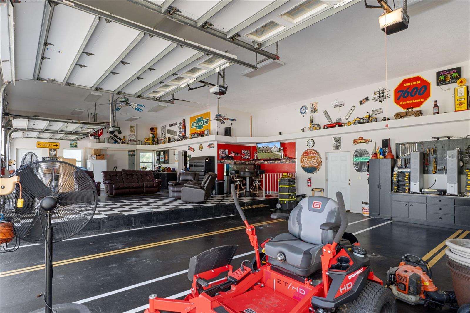 SHAMROCK ACRES PH 03 UNREC - Residential