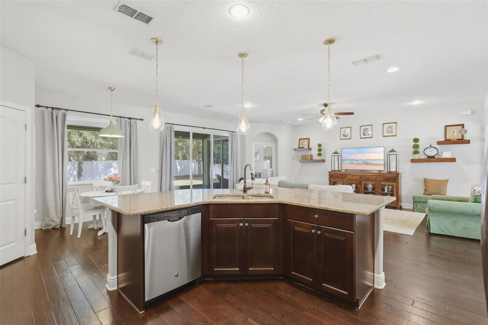 WELLINGTON WOODS - Residential