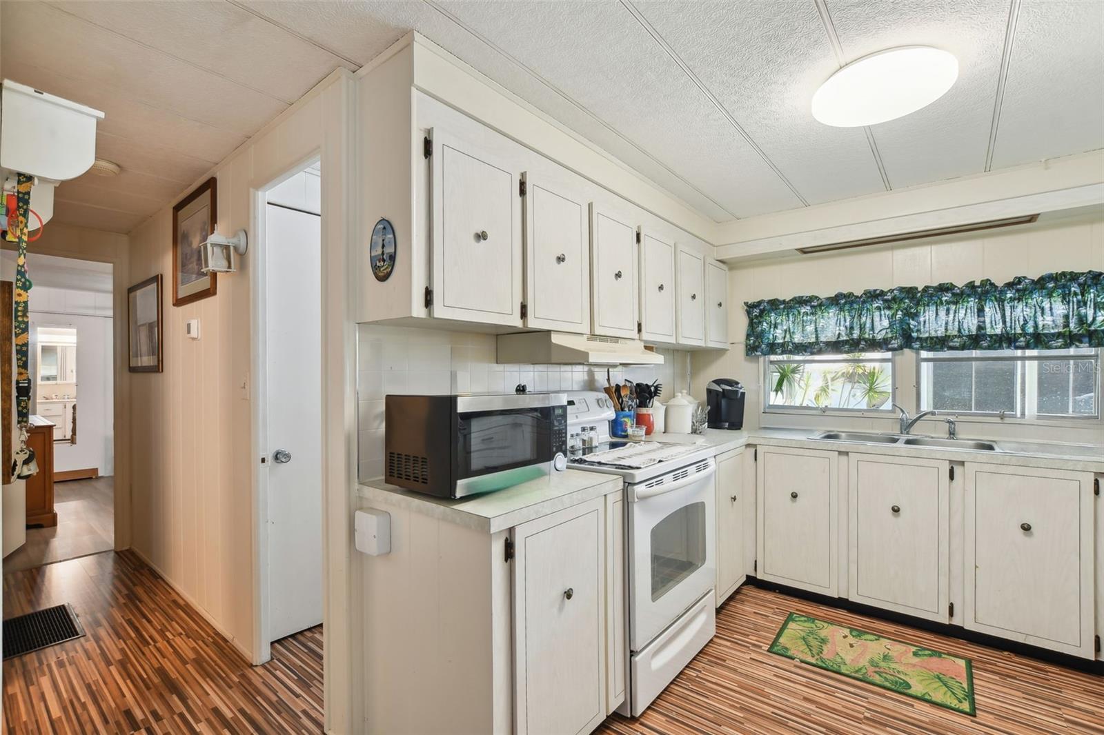 POINTE WEST RESIDENT OWNED COMMUNITY INC - Residential Lease