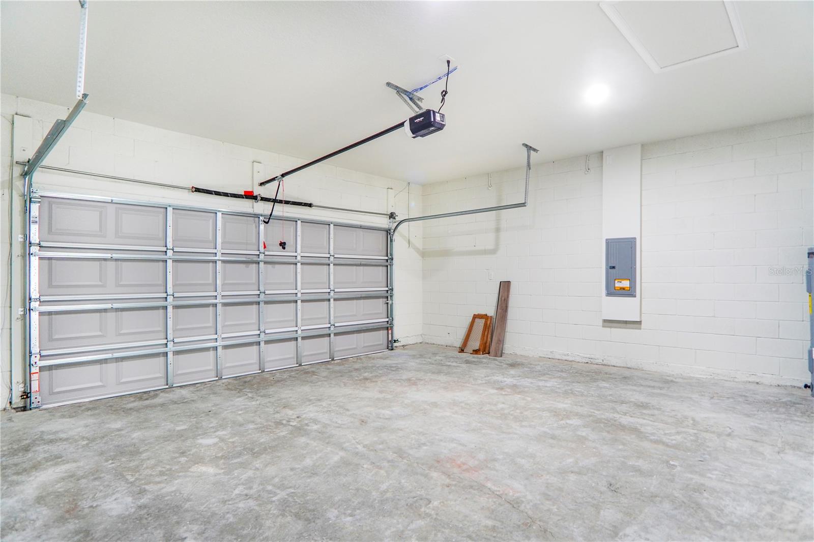 MARION OAKS UN 9 - Residential