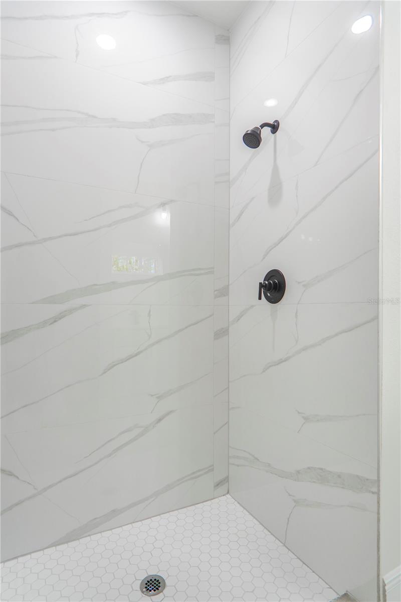 MARION OAKS UN 9 - Residential