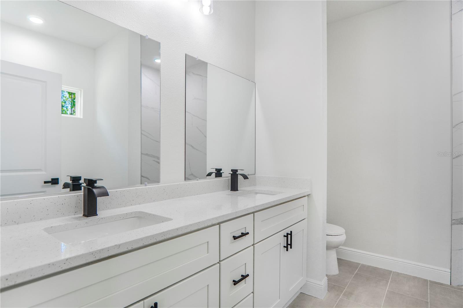 MARION OAKS UN 9 - Residential