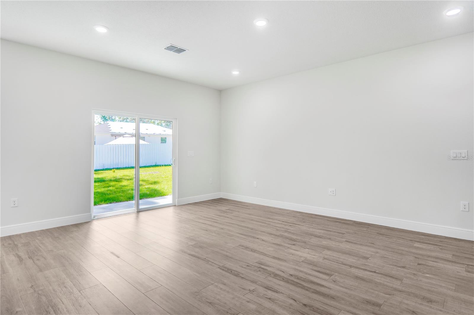 MARION OAKS UN 9 - Residential