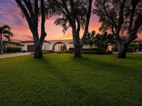 Photo of 4901 Lansing St NE, St Petersburg, FL 33703 (MLS # TB8511712)