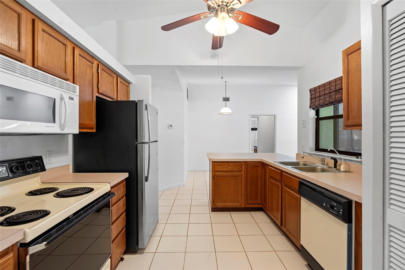 HOLLY ACRES REP - Residential