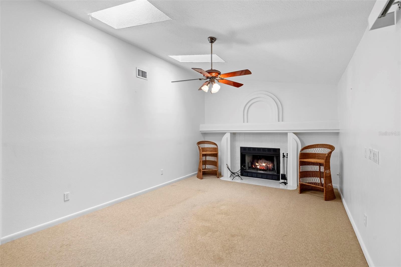 HOLLY ACRES REP - Residential
