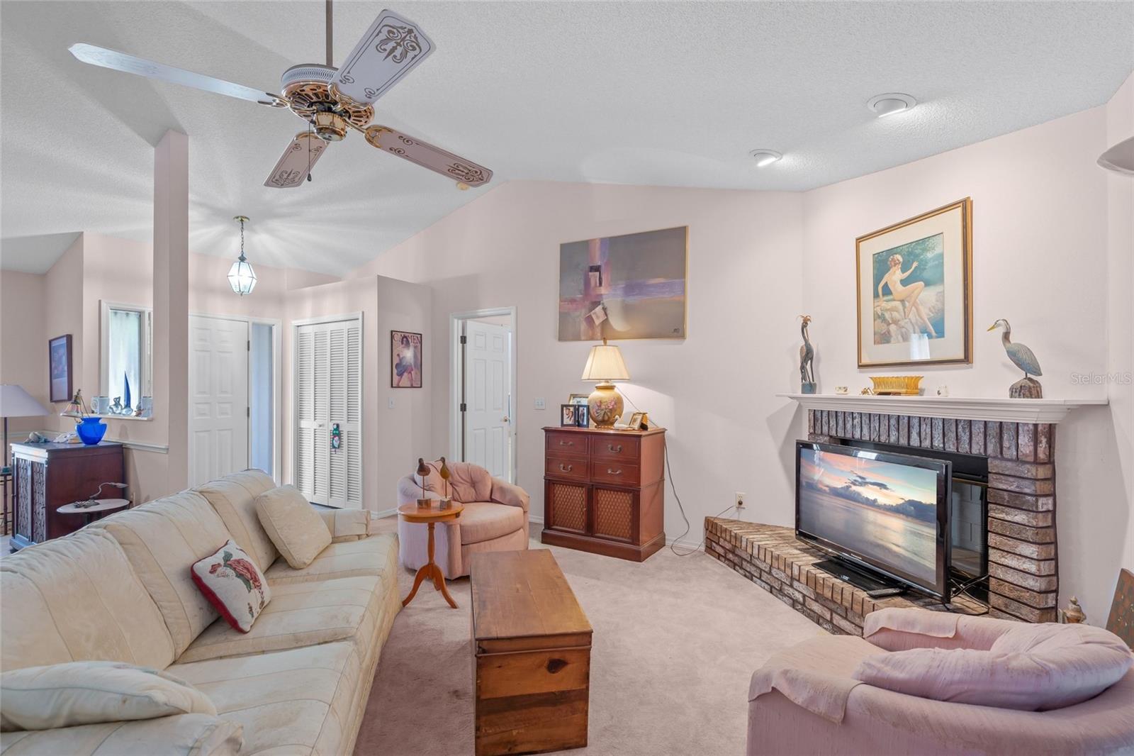 COLONIAL OAKS - Residential