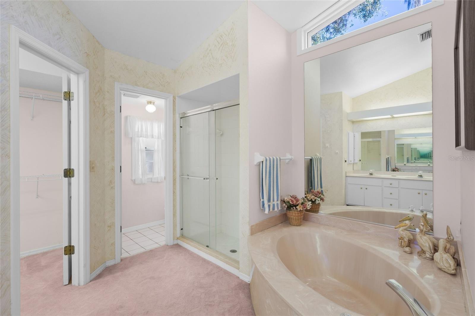 COLONIAL OAKS - Residential