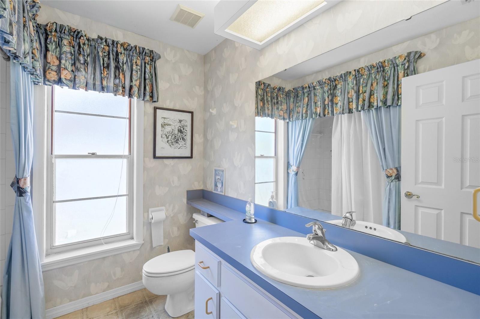 COLONIAL OAKS - Residential