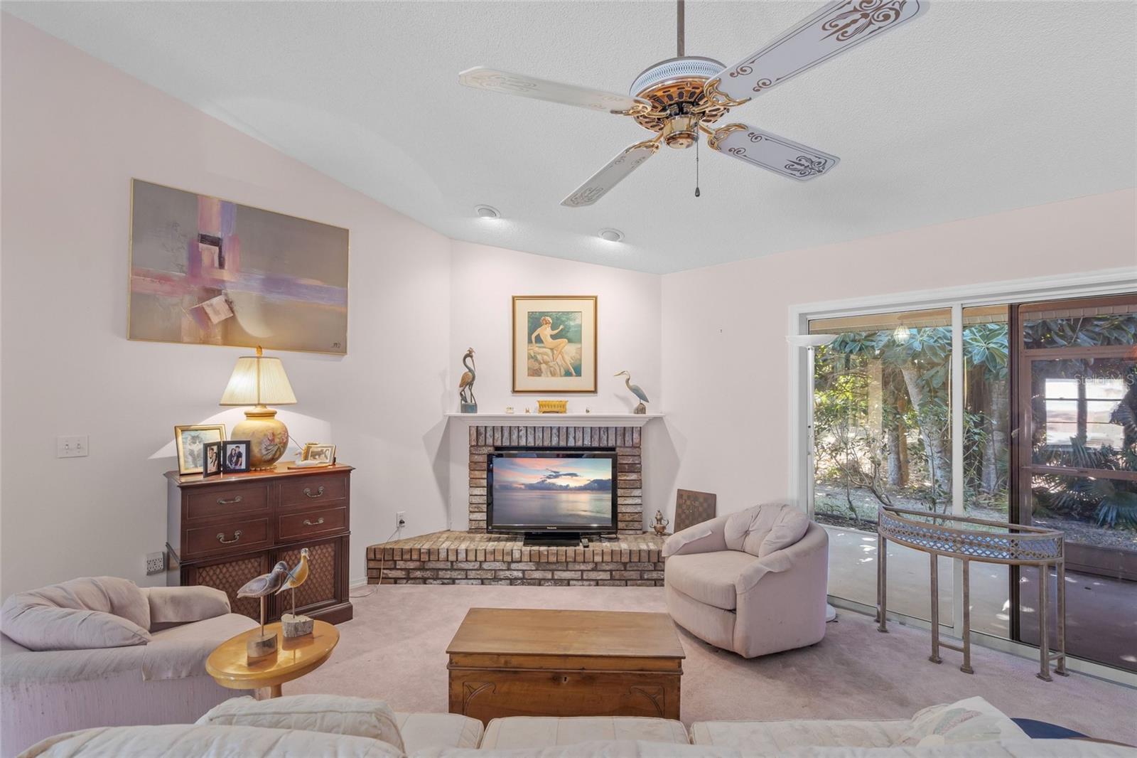 COLONIAL OAKS - Residential