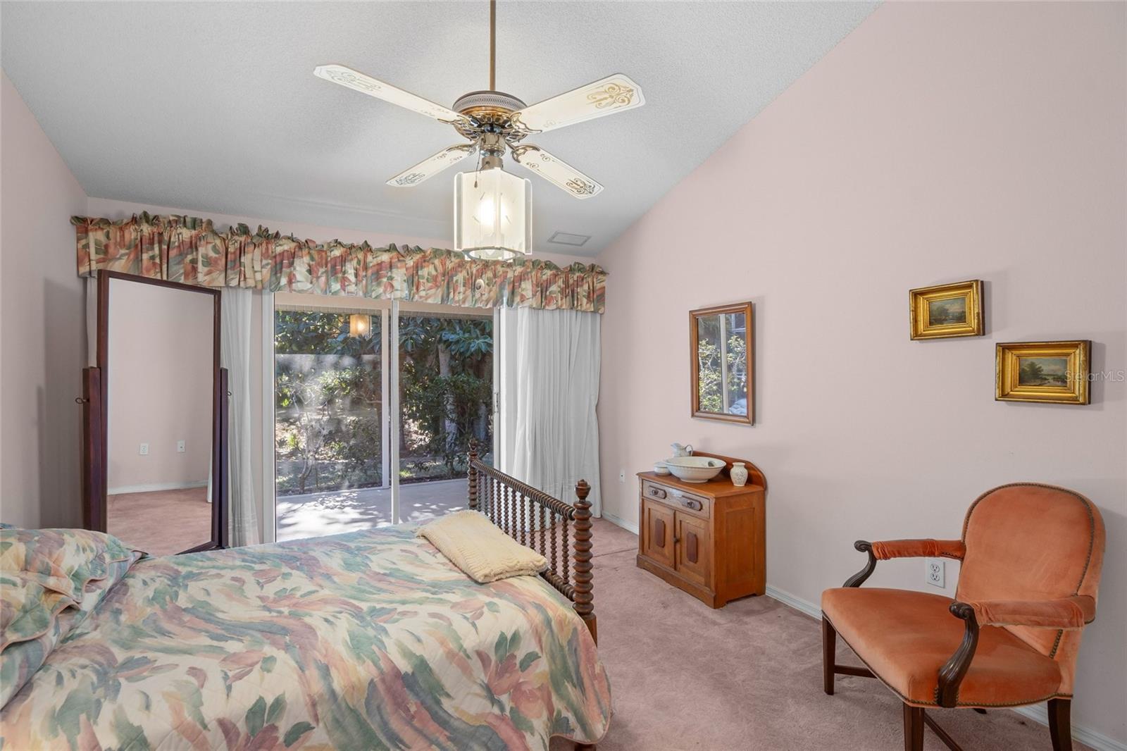 COLONIAL OAKS - Residential