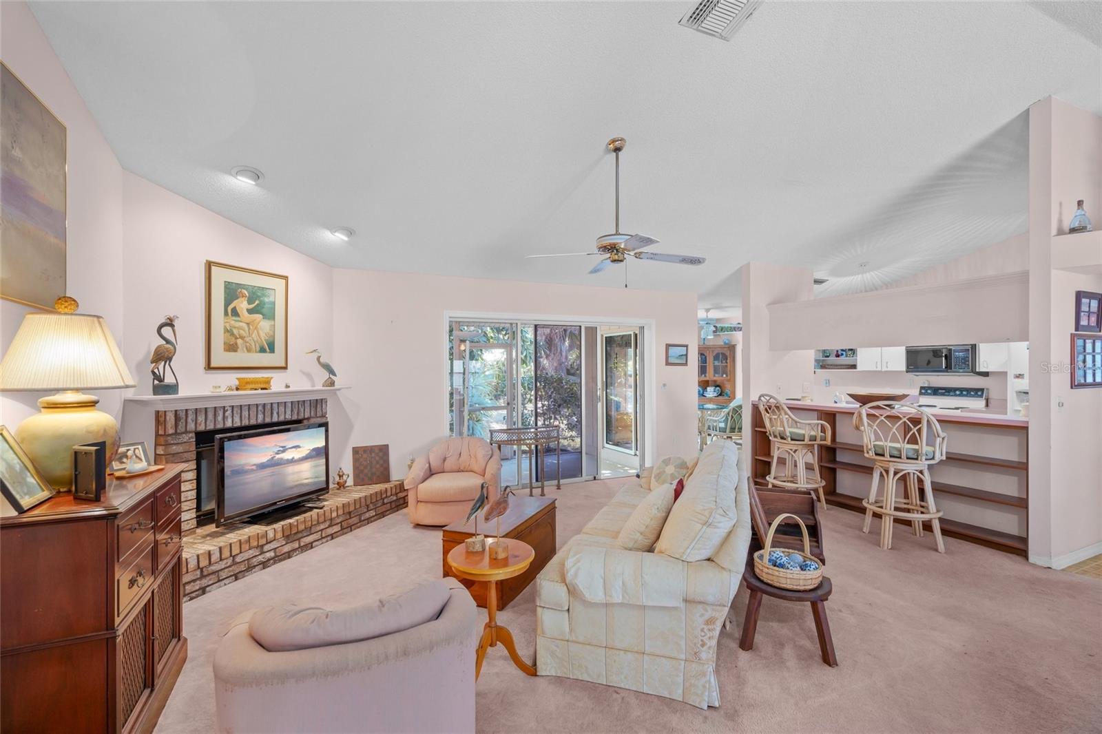 COLONIAL OAKS - Residential