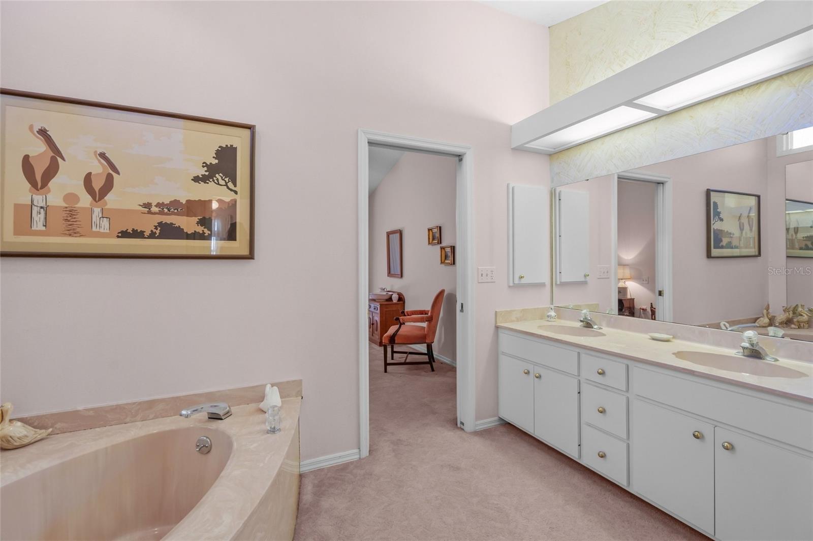 COLONIAL OAKS - Residential