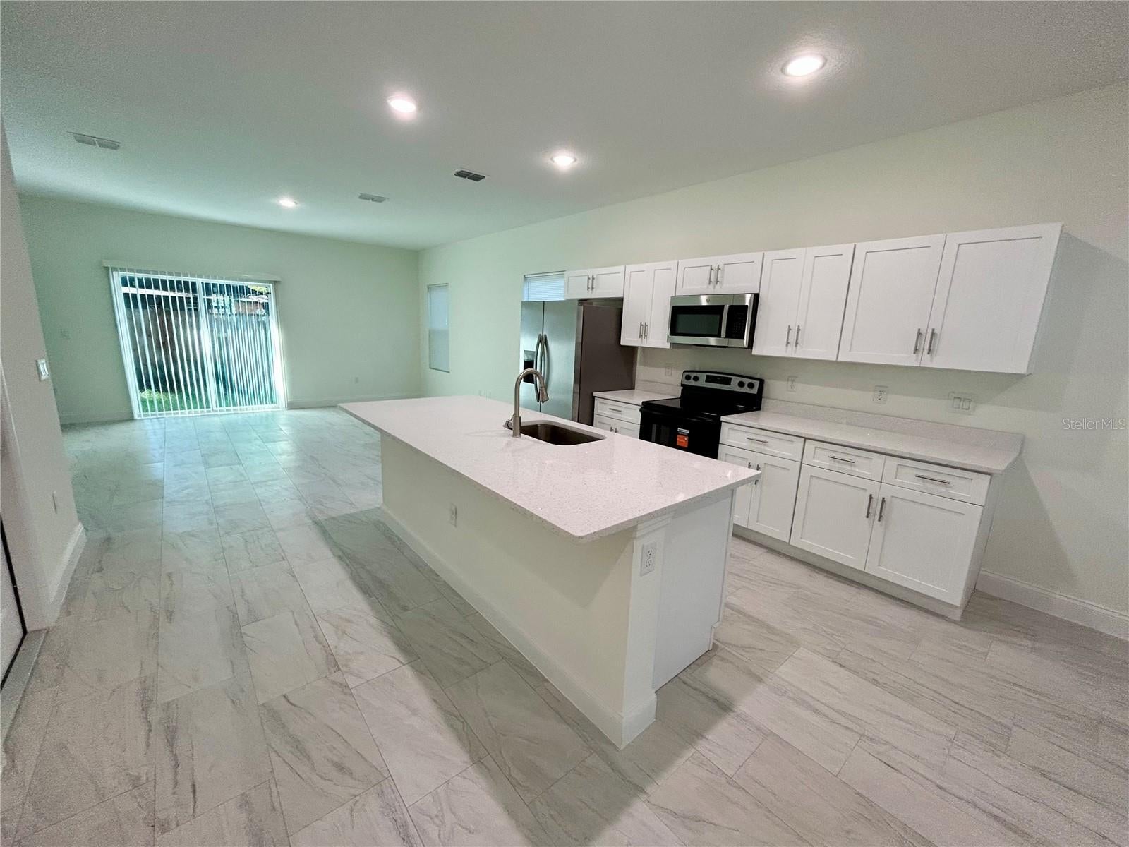 1034 RANDALL STREET