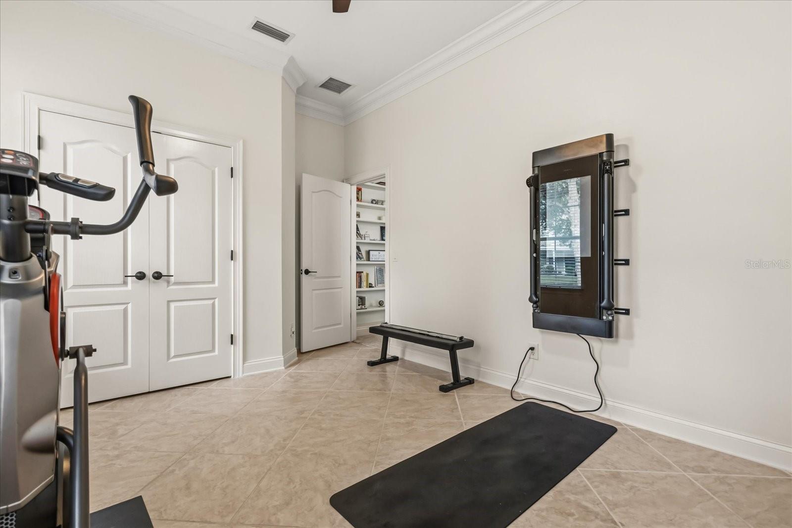 HEATHROW COUNTRY ESTATE - Residential