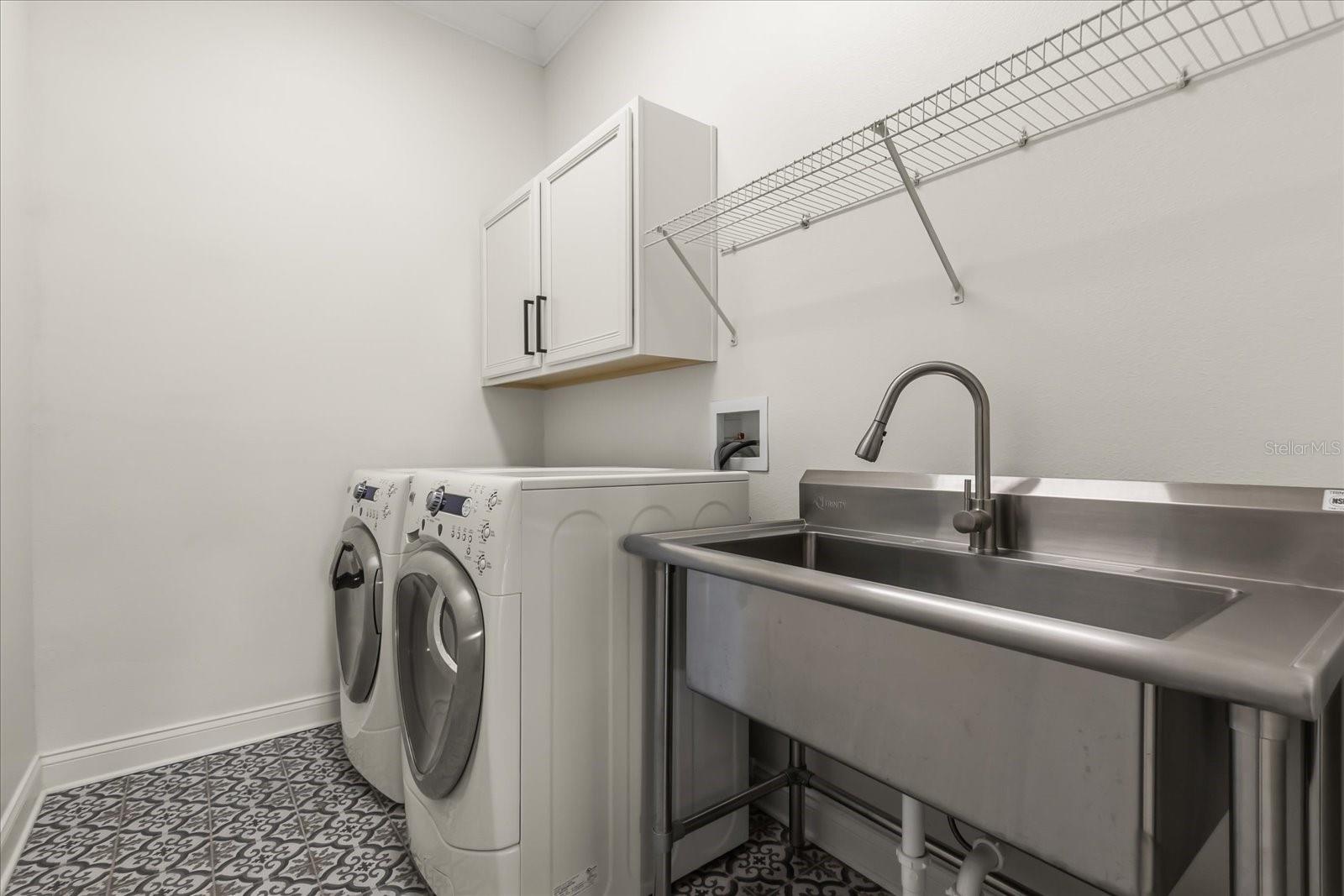 HEATHROW COUNTRY ESTATE - Residential