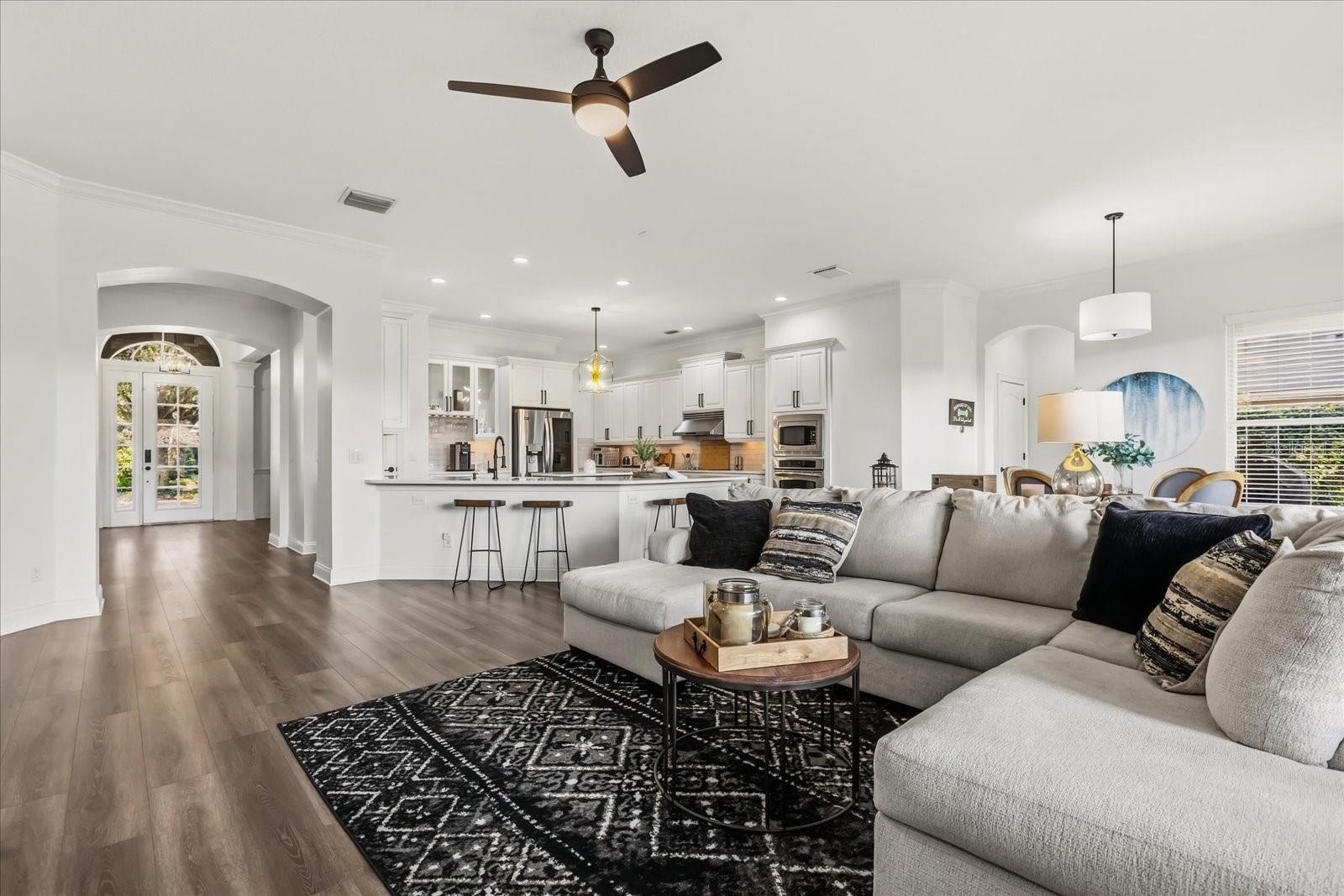 HEATHROW COUNTRY ESTATE - Residential