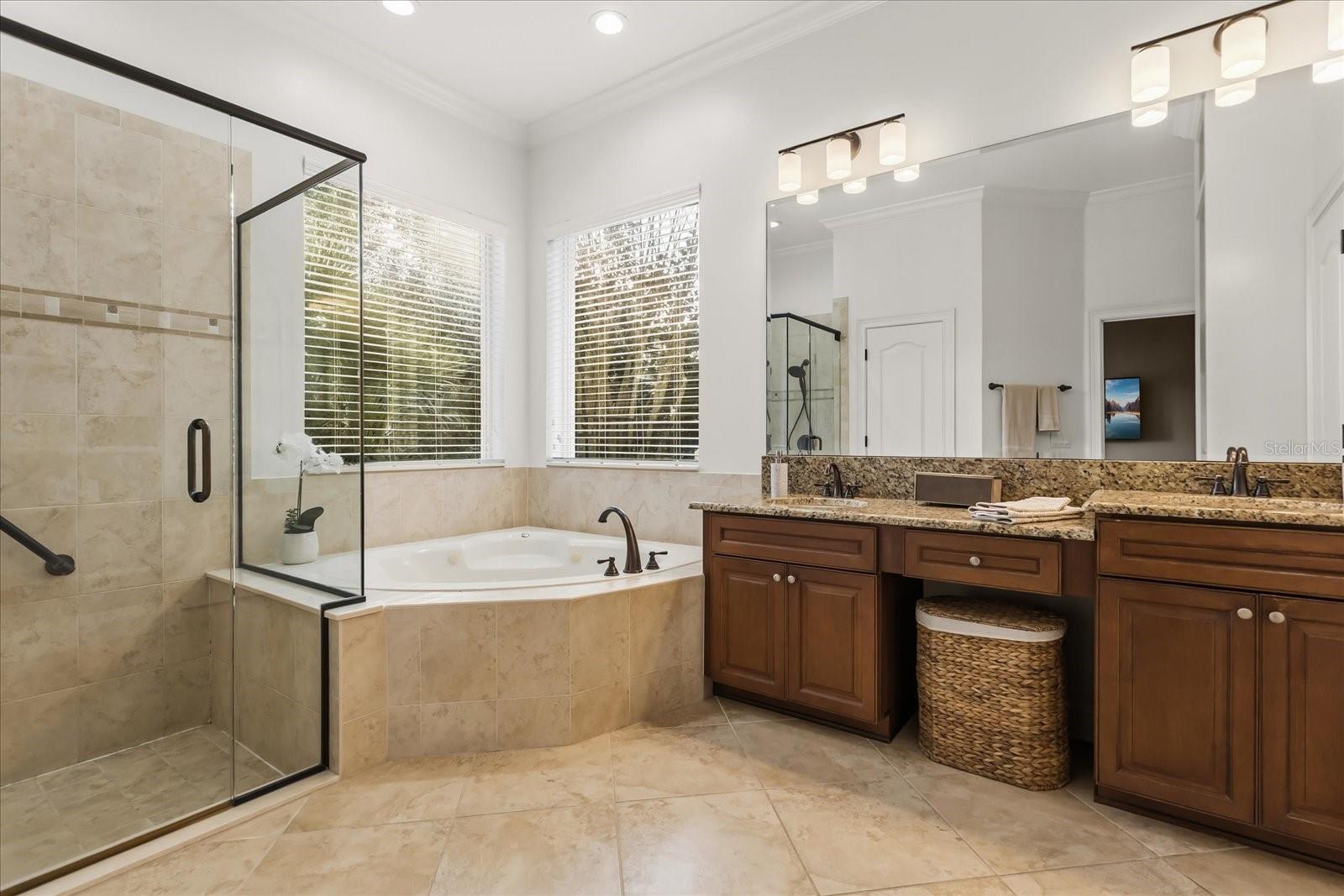 HEATHROW COUNTRY ESTATE - Residential