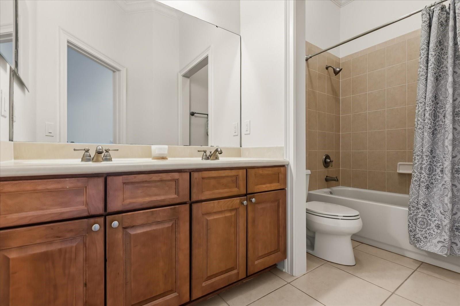 HEATHROW COUNTRY ESTATE - Residential