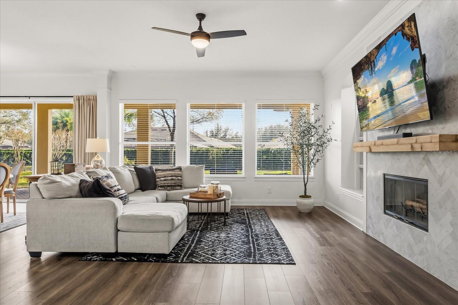 HEATHROW COUNTRY ESTATE - Residential