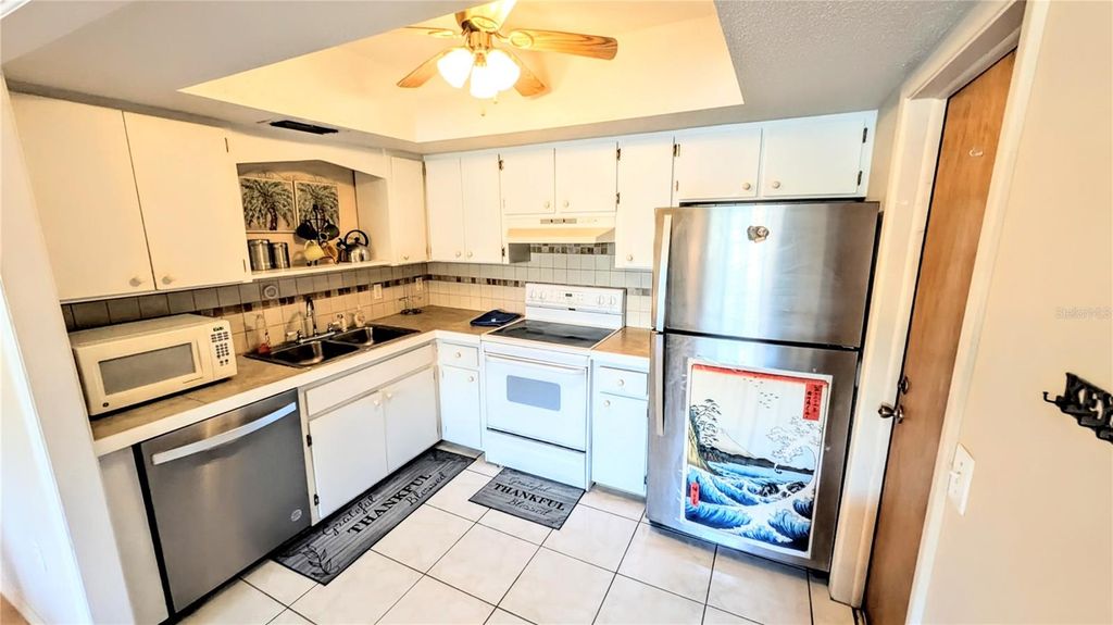 Photo of 360 Base Avenue E #424, Venice, FL 34285 (MLS # A4683944)