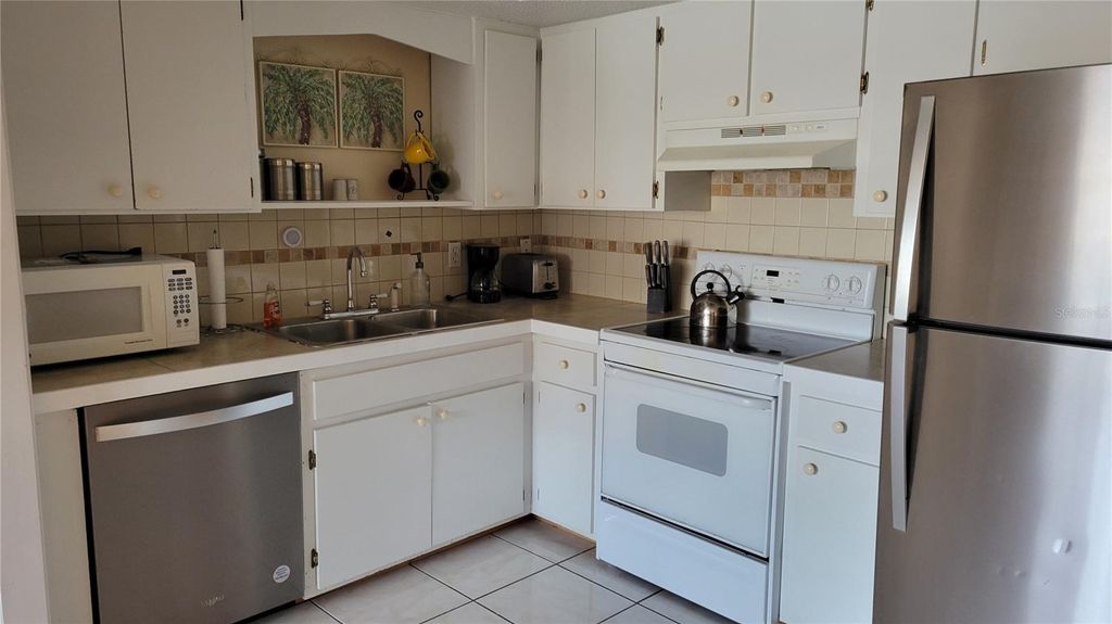 Photo of 360 Base Avenue E #424, Venice, FL 34285 (MLS # A4683944)