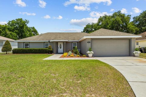Photo of 5963 Hillside Heights Drive, Lakeland, FL 33812 (MLS # L4961495)