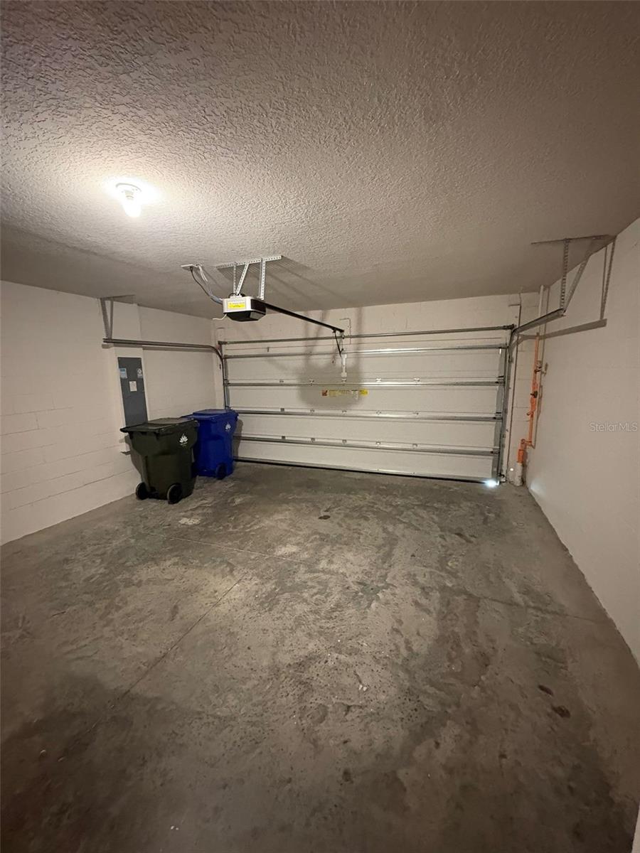 PRAIRIE MEADOWS - Residential Lease