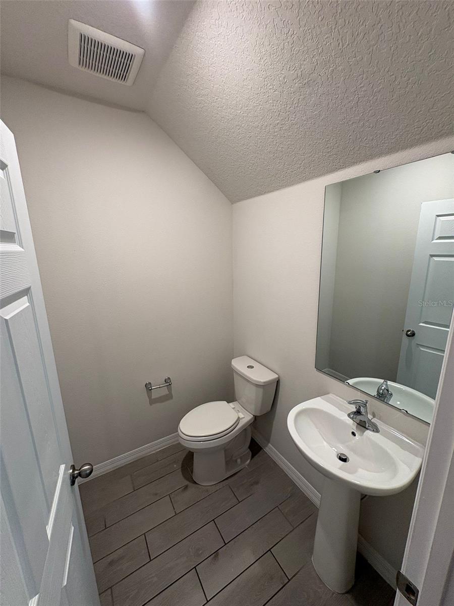 PRAIRIE MEADOWS - Residential Lease