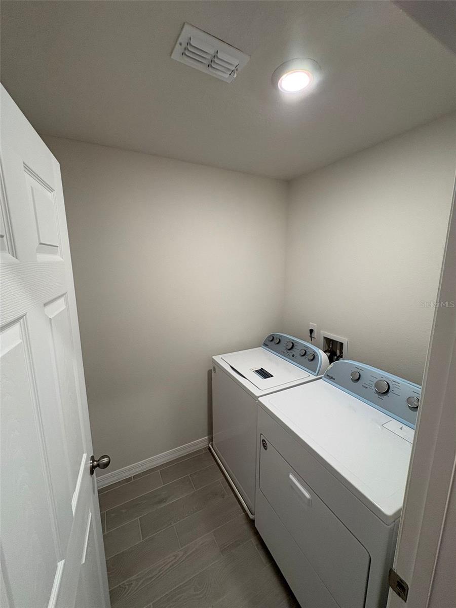 PRAIRIE MEADOWS - Residential Lease