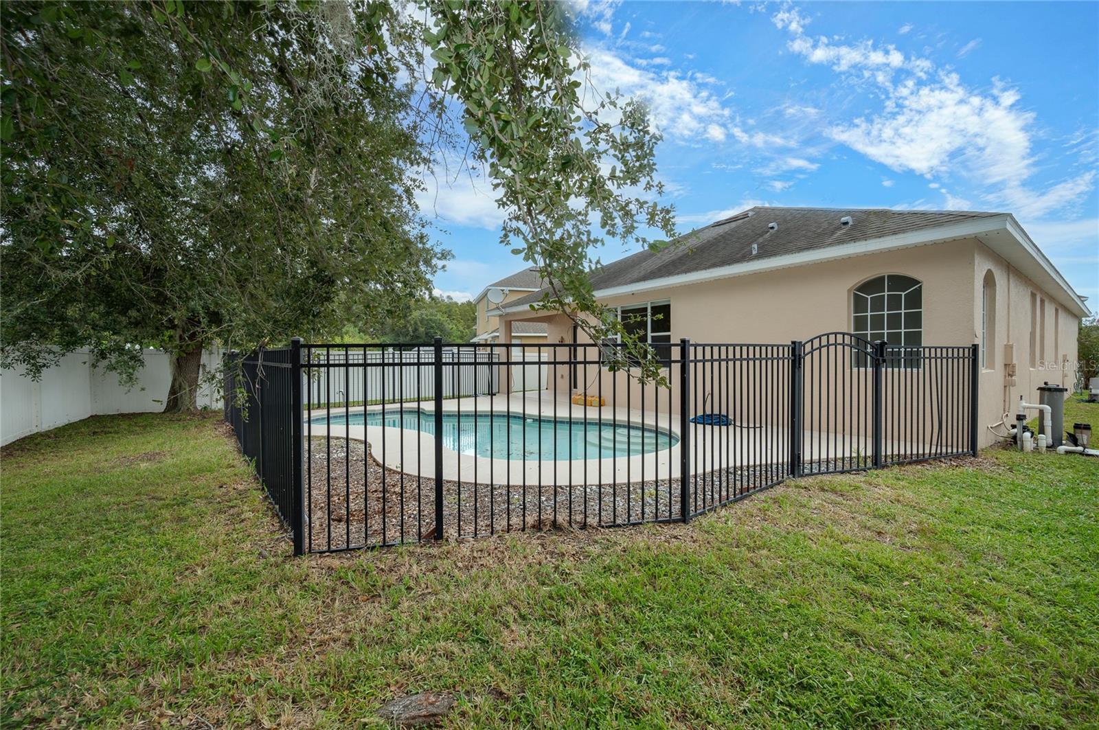 FIELDSTONE ESTATES - Residential