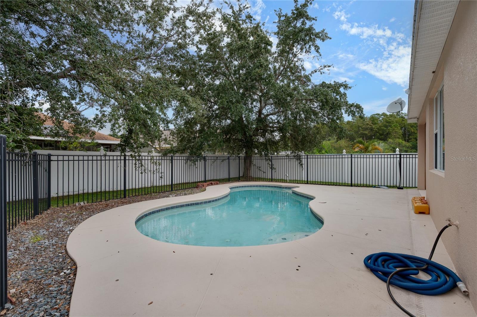 FIELDSTONE ESTATES - Residential