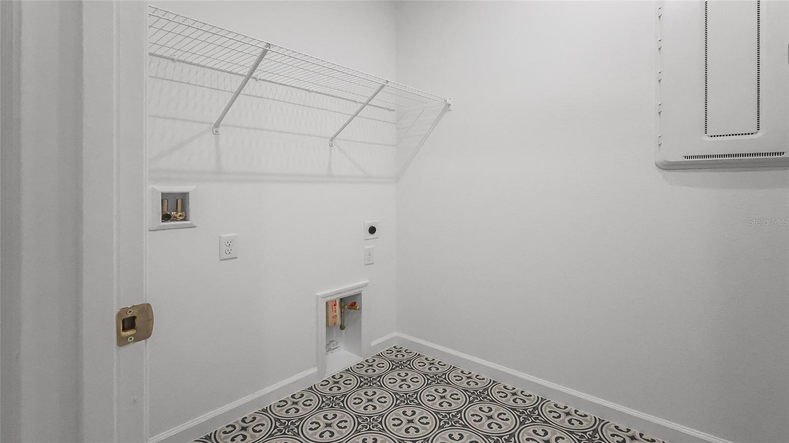 CRESSWIND AT LAKE HARRIS - Residential