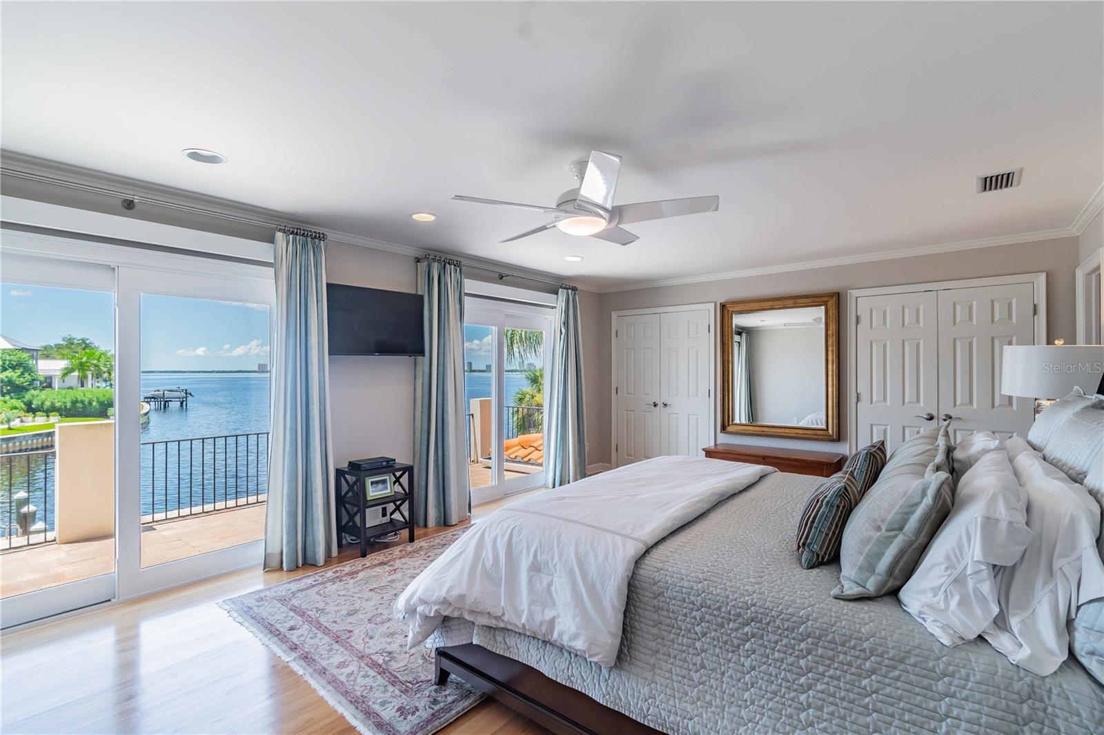 DAVIS ISLANDS - Residential