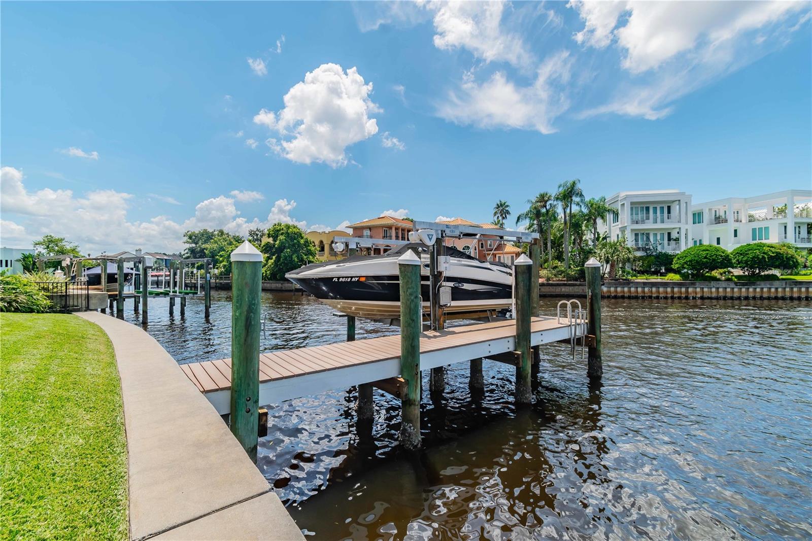 DAVIS ISLANDS - Residential