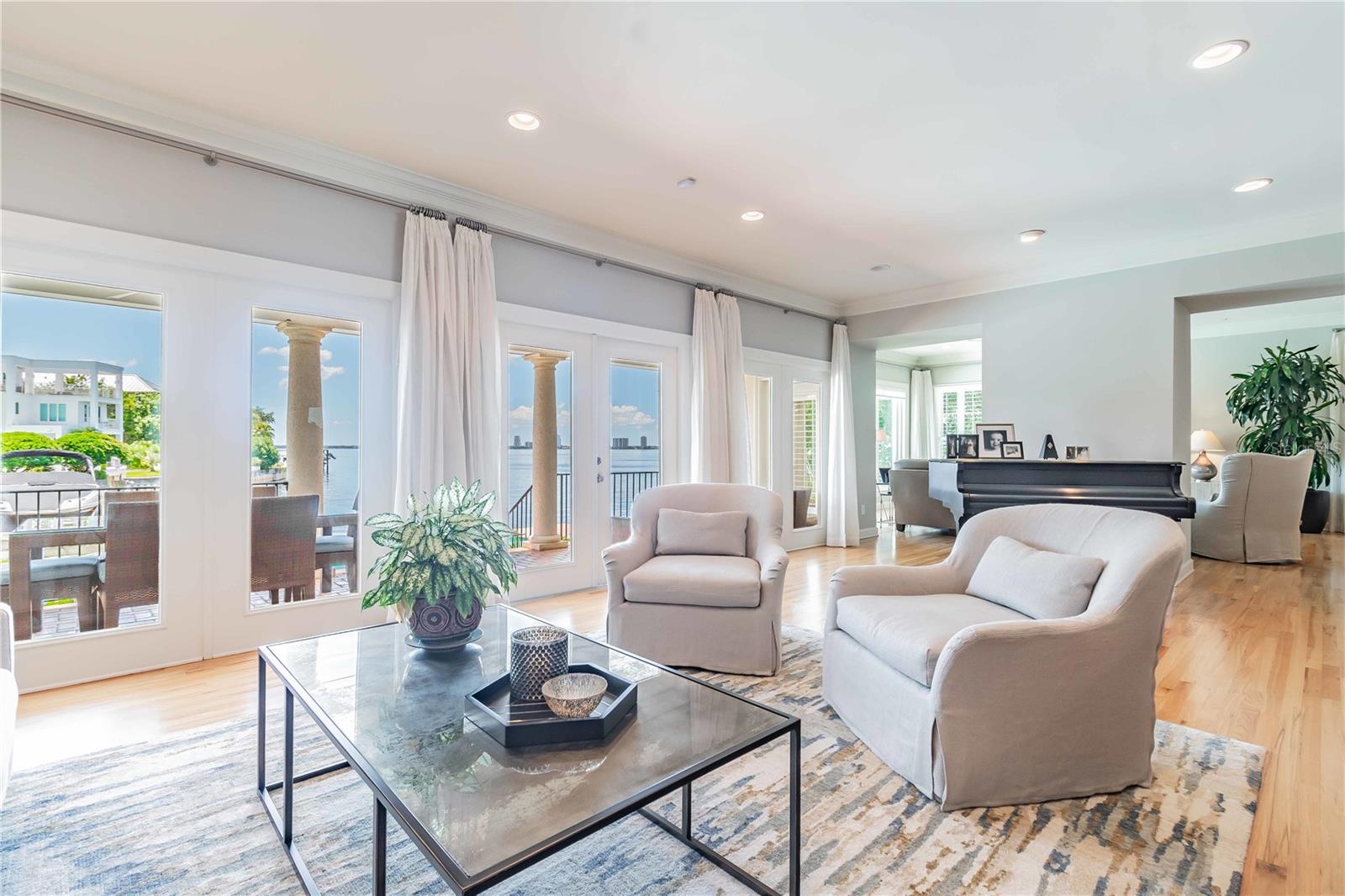 DAVIS ISLANDS - Residential