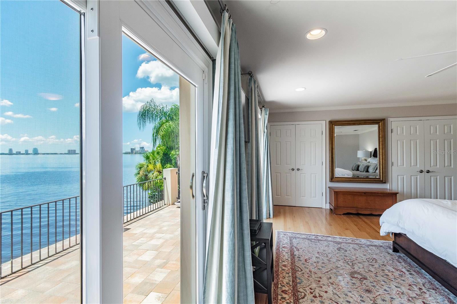 DAVIS ISLANDS - Residential