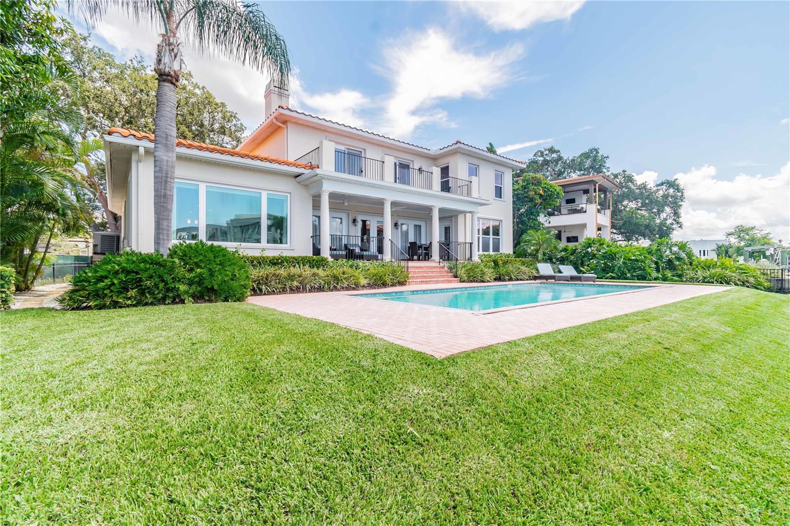 DAVIS ISLANDS - Residential