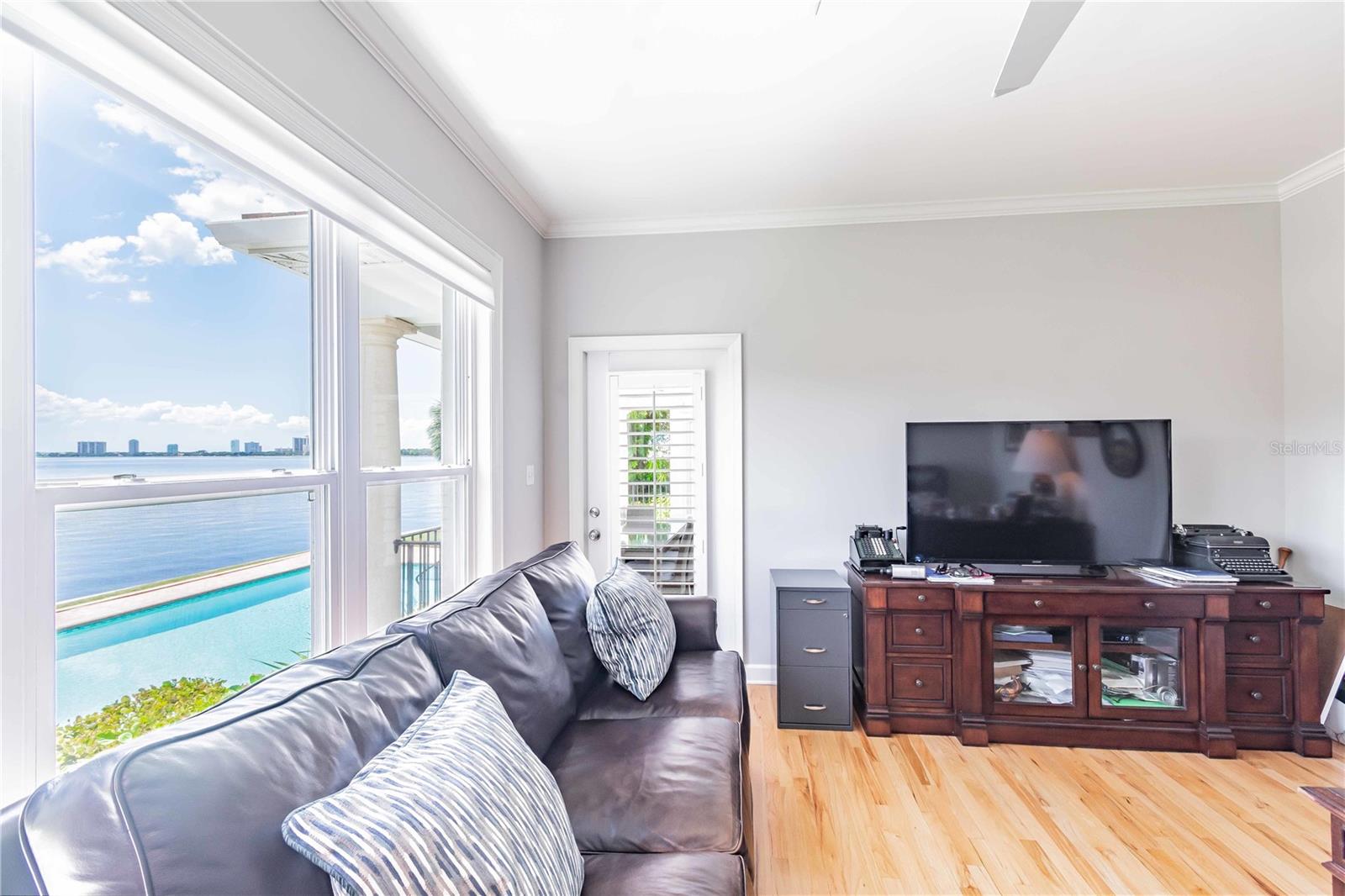 DAVIS ISLANDS - Residential