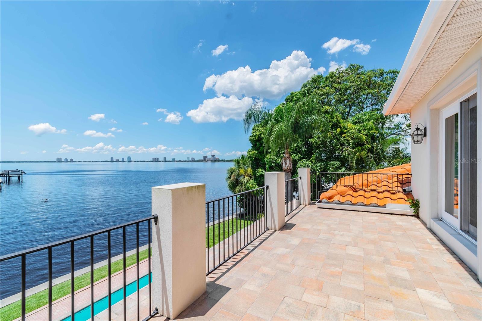 DAVIS ISLANDS - Residential